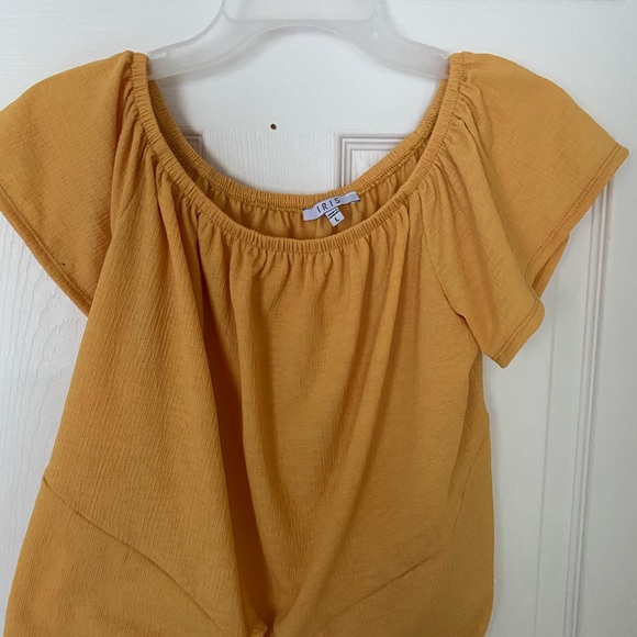 mustard yellow top - Picture 5 of 5